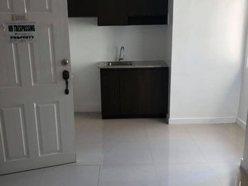 victoria towers 2bedrooms rent to own timog QC