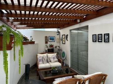 DEPARTAMENTO EN VENTA EN SAN ISIDRO PRIMER PISO CON TERRAZA