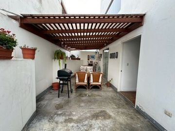 DEPARTAMENTO EN VENTA EN SAN ISIDRO PRIMER PISO CON TERRAZA