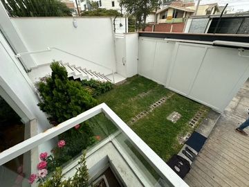 DEPARTAMENTO EN VENTA EN SAN ISIDRO PRIMER PISO CON TERRAZA