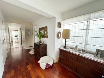 DEPARTAMENTO EN VENTA EN SAN ISIDRO PRIMER PISO CON TERRAZA