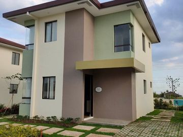 Pre Selling 3 bedroom House and Lot For Sale in Pampanga Alviera Estate near Subic and Clark