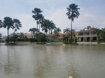Samborondon Vista Al Lago Vendo Casa de 4 Dorm.