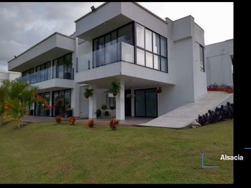 SE RENTA CASA CAMPESTRE EN CERRITOS