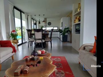 SE RENTA CASA CAMPESTRE EN CERRITOS