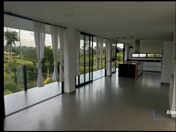 SE RENTA CASA CAMPESTRE EN CERRITOS