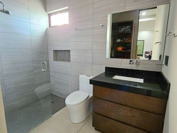 CASA VENTA Privada Alcazar del Country Sección Castilla, Los Mochis 4 Recs, Alberca, Terraza