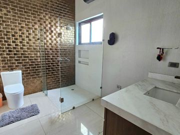 CASA VENTA Privada Alcazar del Country Sección Castilla, Los Mochis 4 Recs, Alberca, Terraza
