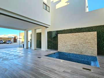 CASA VENTA Privada Alcazar del Country Sección Castilla, Los Mochis 4 Recs, Alberca, Terraza