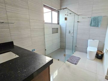 CASA VENTA Privada Alcazar del Country Sección Castilla, Los Mochis 4 Recs, Alberca, Terraza