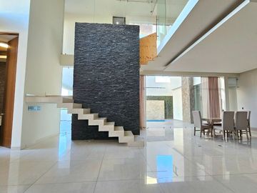 CASA VENTA Privada Alcazar del Country Sección Castilla, Los Mochis 4 Recs, Alberca, Terraza