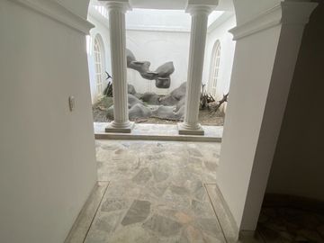 Se vende espectacular casa en Prados del Norte 🤩
