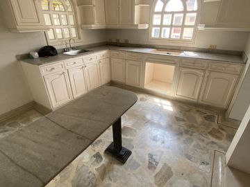 Se vende espectacular casa en Prados del Norte 🤩