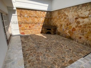 Se vende espectacular casa en Prados del Norte 🤩