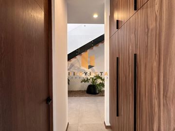 CASA EN VENTA EN PRADERAS ALTOZANO