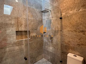 CASA EN VENTA EN PRADERAS ALTOZANO