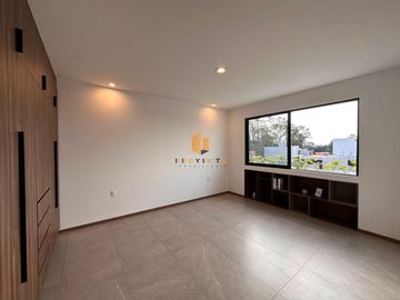 CASA EN VENTA EN PRADERAS ALTOZANO