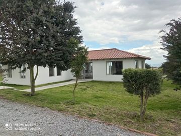 Venta de terreno 1.024M2 sector Malchingui, urbanización privada, 9 9 9 0 1 0 2 3 2