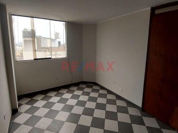 BAJO DE PRECIO INSUPERABLE, VENTA DE DEPARTAMENTO, URB SANTA PATRICIA, LA MOLINA.