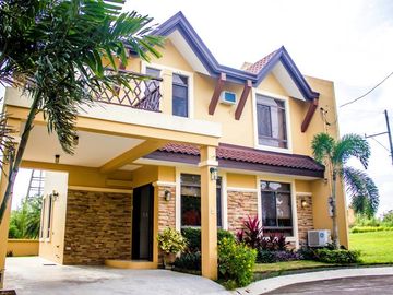 BRAND NEW!!! Beautiful 3 Bedroom House and Lot for Sale beside the Golf Course in Silang nearby Tagaytay