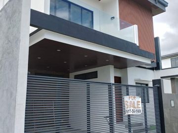 House and lot For sale in Greenwoods Pasig City with 4 Bedrooms and 2 Car garage PH2809
