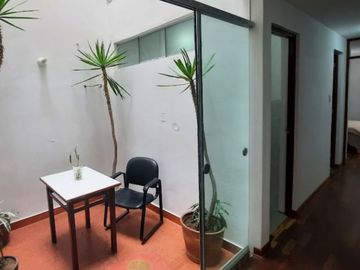 A 1131 dolares el mt2.  VENDO DPTO  *SURCO*   220 MTS2 - PRIMER PISO - VENDO POR EMERGENCIA. MEJOR IMPOSIBLE