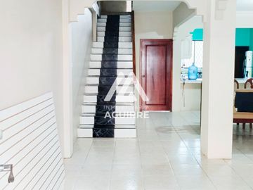 En venta: amplia casa de 2 pisos en El Bosque, Machala