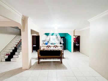 En venta: amplia casa de 2 pisos en El Bosque, Machala