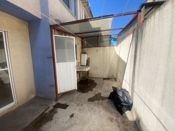 CASA EN HACIENDA LA GLORIA PARA REMODELAR DE 3 RECAMARAS-OPORTUNIDAD!