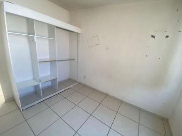 CASA EN HACIENDA LA GLORIA PARA REMODELAR DE 3 RECAMARAS-OPORTUNIDAD!