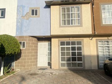 CASA EN HACIENDA LA GLORIA PARA REMODELAR DE 3 RECAMARAS-OPORTUNIDAD!