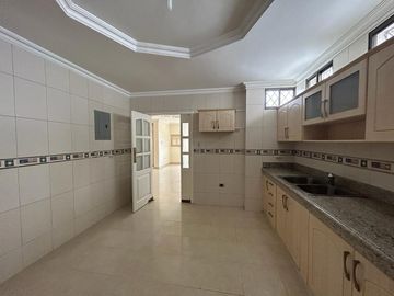 VENTA DE EDIFICIO RENTERO EN KENNEDY NUEVA