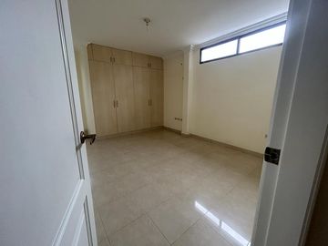 VENTA DE EDIFICIO RENTERO EN KENNEDY NUEVA