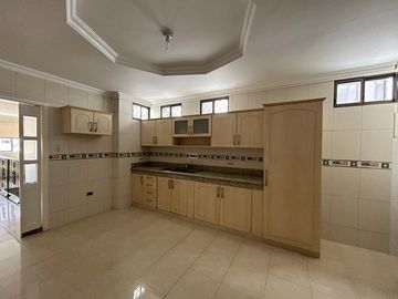 VENTA DE EDIFICIO RENTERO EN KENNEDY NUEVA