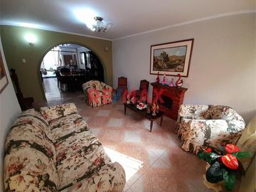 Hermosa Casa, Super Centrica A La Venta