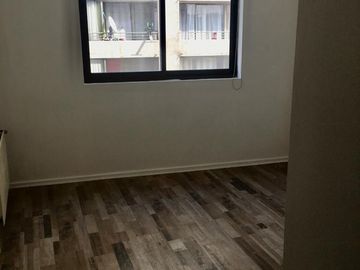 Venta amplio departamento - Metro Santa Lucía 2D/2B