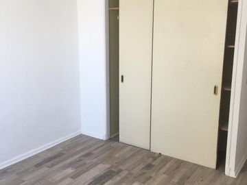 Venta amplio departamento - Metro Santa Lucía 2D/2B