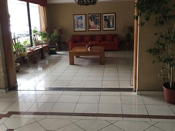 Venta amplio departamento - Metro Santa Lucía 2D/2B