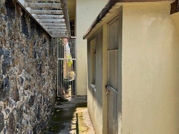 EN VENTA PROPIEDAD PARA REMODELAR O SUBDIVIDIR ZONA NORTE EN CUERNAVACA, MORELOS.