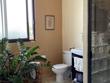 EN VENTA PROPIEDAD PARA REMODELAR O SUBDIVIDIR ZONA NORTE EN CUERNAVACA, MORELOS.
