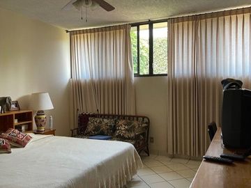 EN VENTA PROPIEDAD PARA REMODELAR O SUBDIVIDIR ZONA NORTE EN CUERNAVACA, MORELOS.