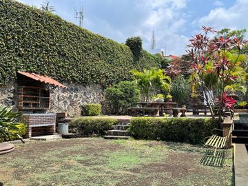 EN VENTA PROPIEDAD PARA REMODELAR O SUBDIVIDIR ZONA NORTE EN CUERNAVACA, MORELOS.
