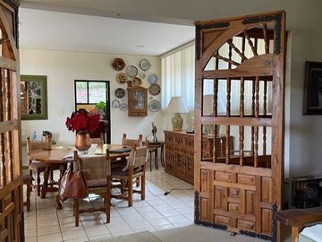 EN VENTA PROPIEDAD PARA REMODELAR O SUBDIVIDIR ZONA NORTE EN CUERNAVACA, MORELOS.