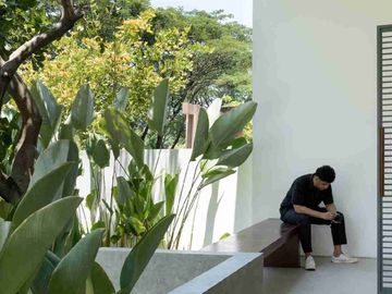 Rumah Mewah di Graha Natura Surabaya Barat