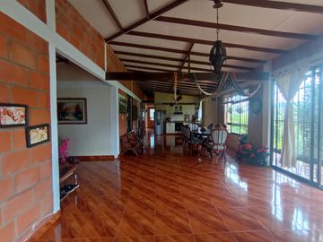 Venta Finca Tocotá, cerca al crucero de Tocotá Valle
