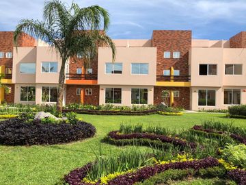 Casa con 3 Recamaras, alberca en Condominio en Emiliano Zapata Morelos