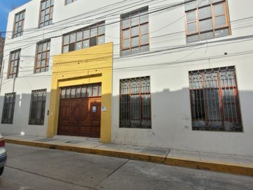 VENTA DE CASA EN LAMBAYEQUE CERCA DE LA PLAZA DE ARMAS