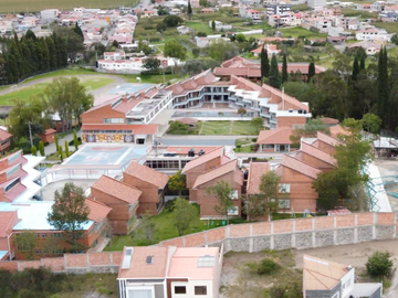SE VEDE CASA RENTERA FRENTE A SALON DE EVENTOS RANCHO GRANDE, RICAURTE, CUENCA, ECUADOR