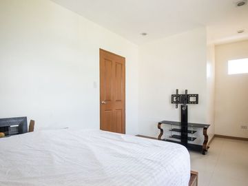 BRAND NEW Ready for Move-in with READY RENTAL INCOME 2 Bedroom House for SALE with Golf Course View in Silang, Cavite