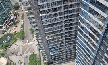 A Slice of Paradise! 3 Bedroom Uptown Parksuites for Sale, Tower 1. Fully Furnished, Corner Unit with Maid’s Room. Revel in the Amenity View from the